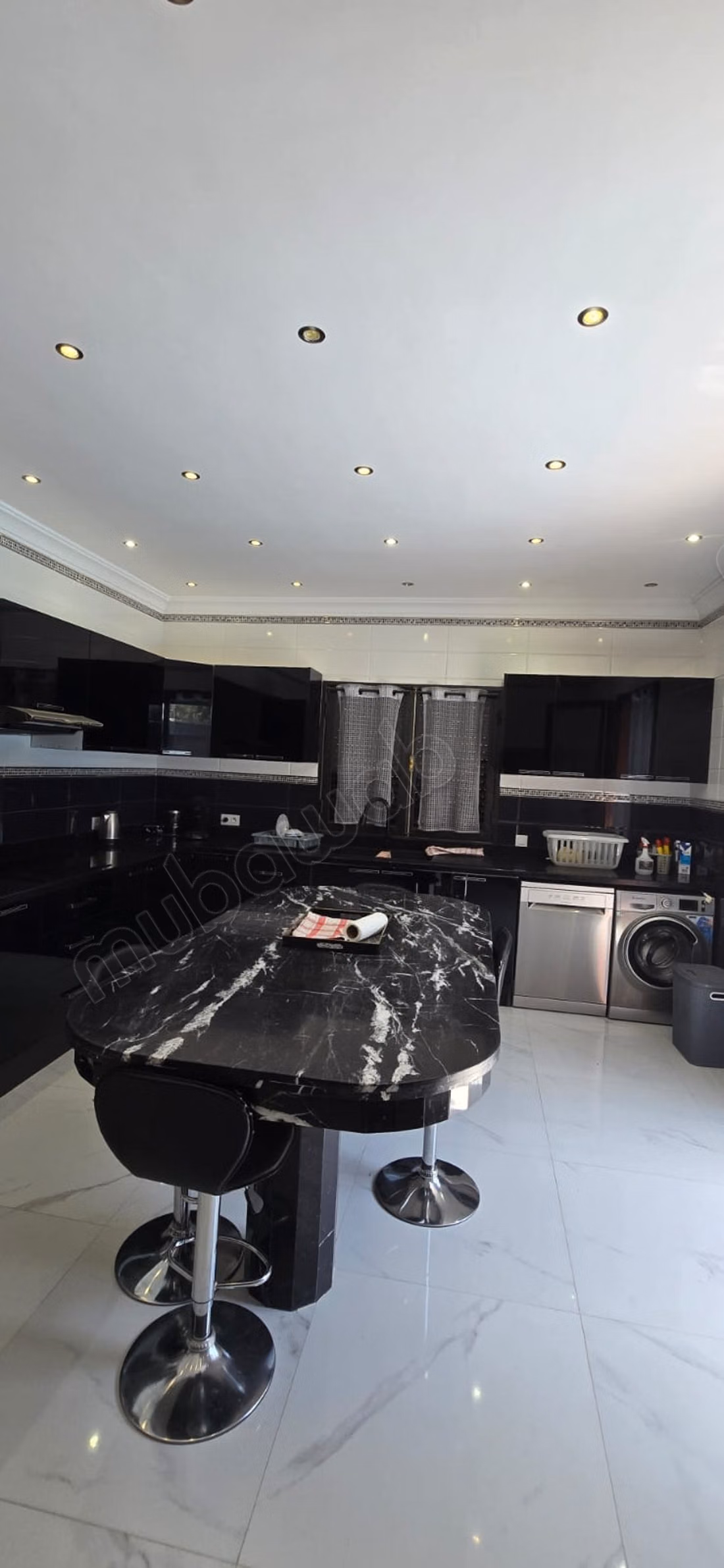 Beautiful villa for sale in Ourika. 4 rooms. Garden and terrace.