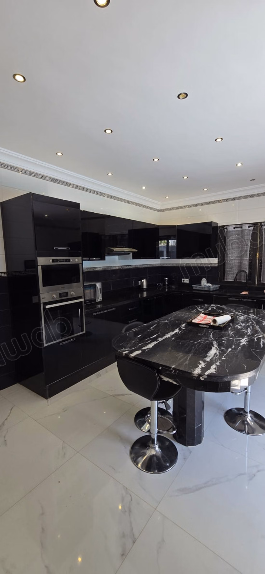 Beautiful villa for sale in Ourika. 4 rooms. Garden and terrace.