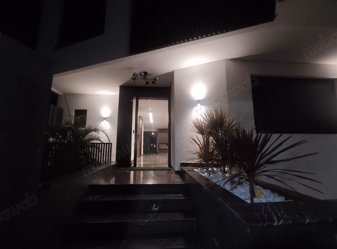 Venta de villa de lujo en Harhoura. 7 grandes habitaciones. Calefacción central y puerta blindada