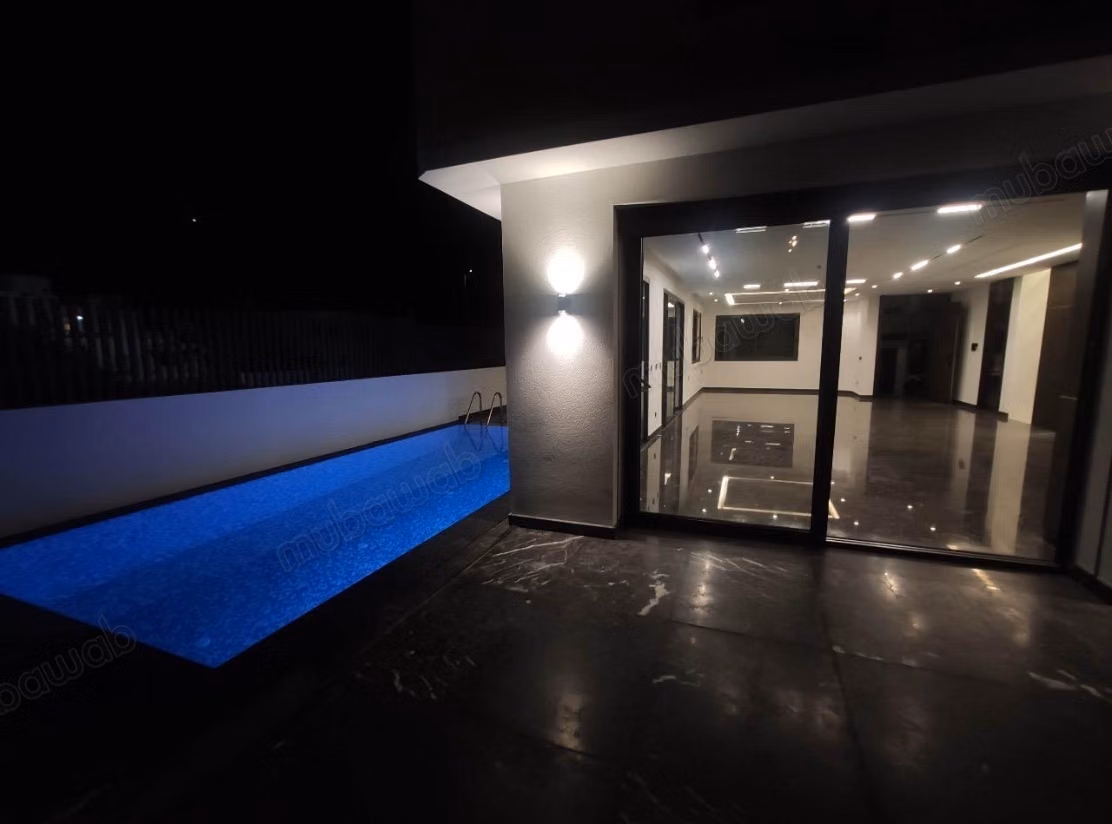 Venta de villa de lujo en Harhoura. 7 grandes habitaciones. Calefacción central y puerta blindada