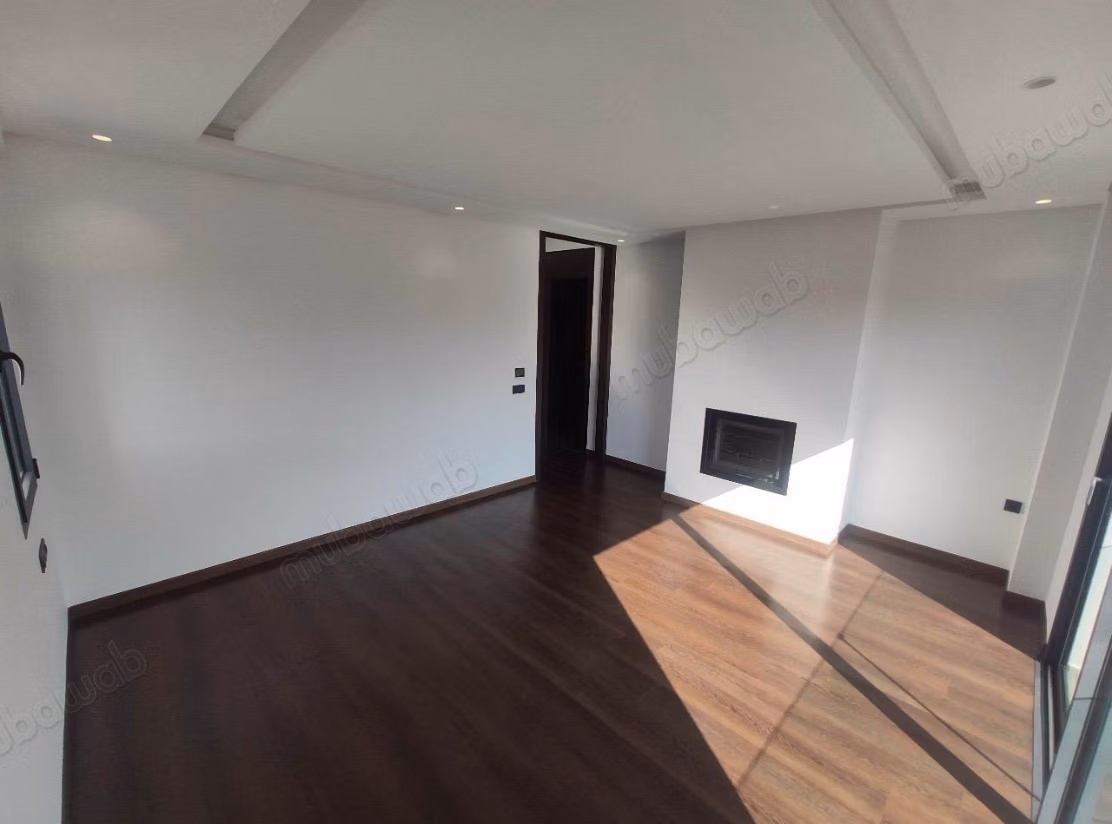 Venta de villa de lujo en Harhoura. 7 grandes habitaciones. Calefacción central y puerta blindada