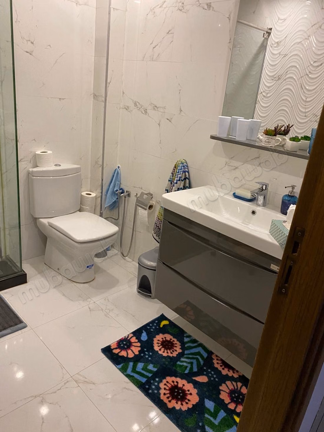 Bel appartement en location à Bourgogne Ouest. 
1 chambre. 
Meublé