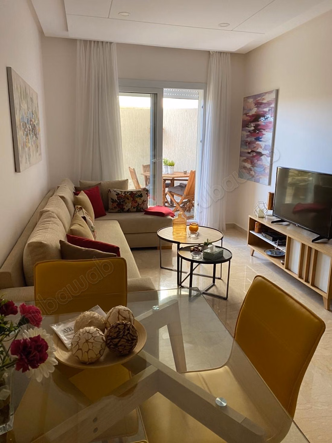 Bel appartement en location à Bourgogne Ouest. 
1 chambre. 
Meublé