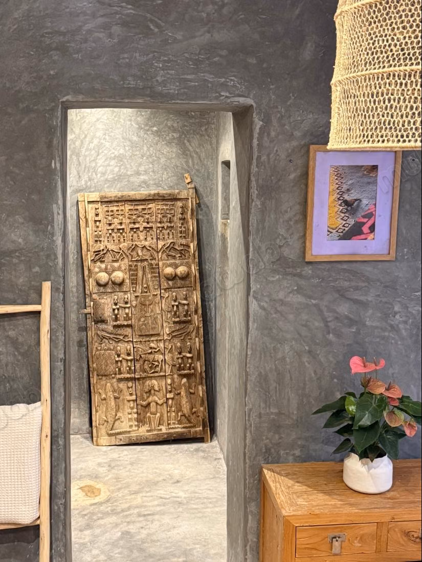 Maison d’architecte rare au cœur d’une oliveraie