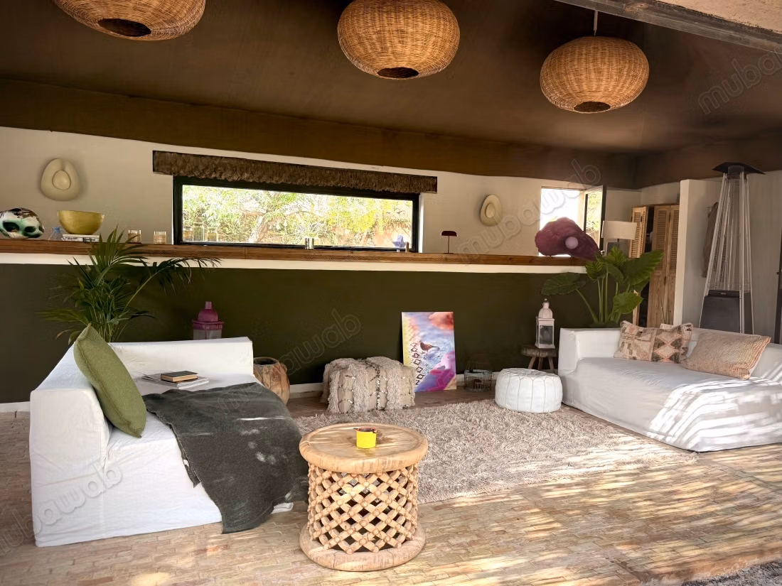 Maison d’architecte rare au cœur d’une oliveraie