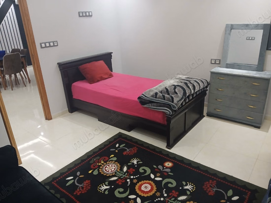 Appartement à louer à Khouribga. 4 pièces magnifiques. Antenne parabolique et sécurité.