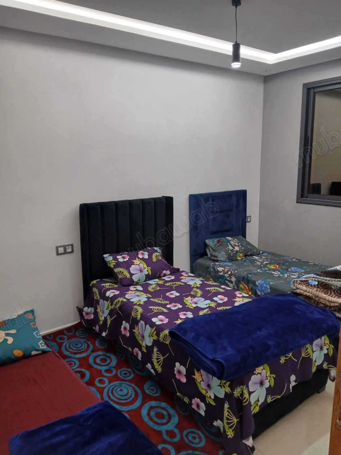 Appartement à louer à Khouribga. 4 pièces magnifiques. Antenne parabolique et sécurité.