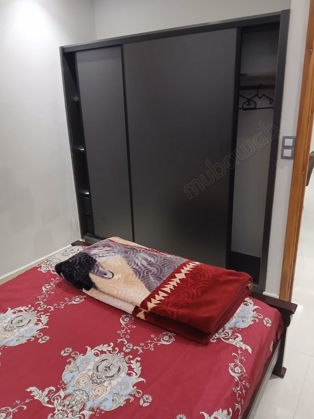 Appartement à louer à Khouribga. 4 pièces magnifiques. Antenne parabolique et sécurité.