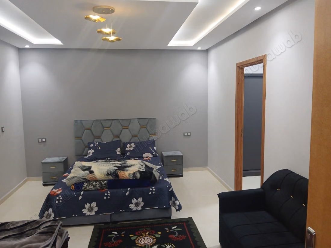 Appartement à louer à Khouribga. 4 pièces magnifiques. Antenne parabolique et sécurité.