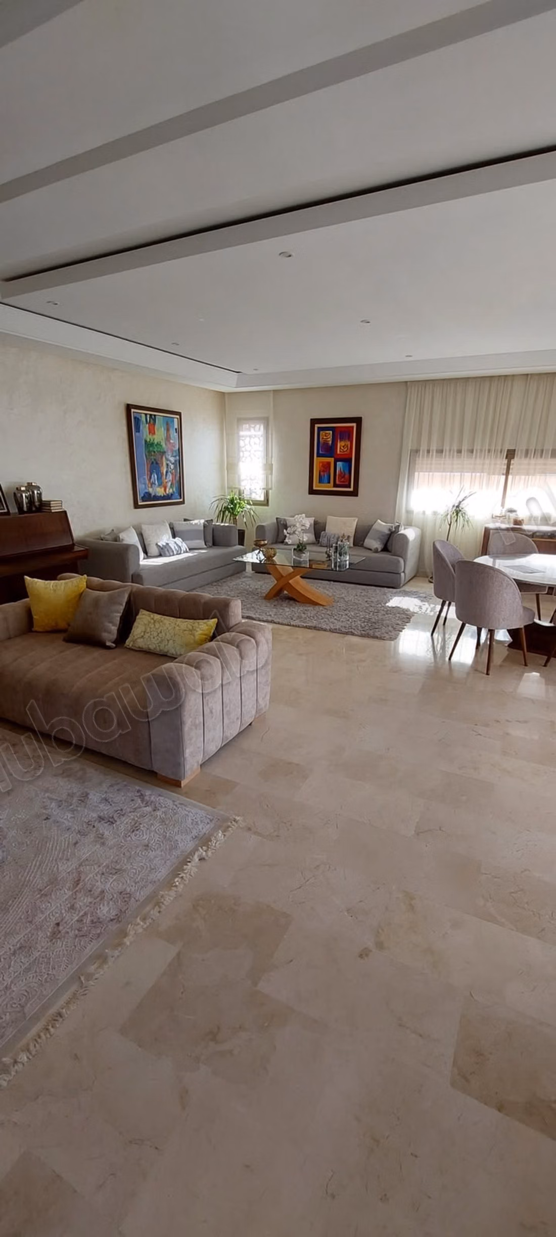 Villa de luxe à vendre à Route de l'Ourika. 
1 Pièce. Meublé