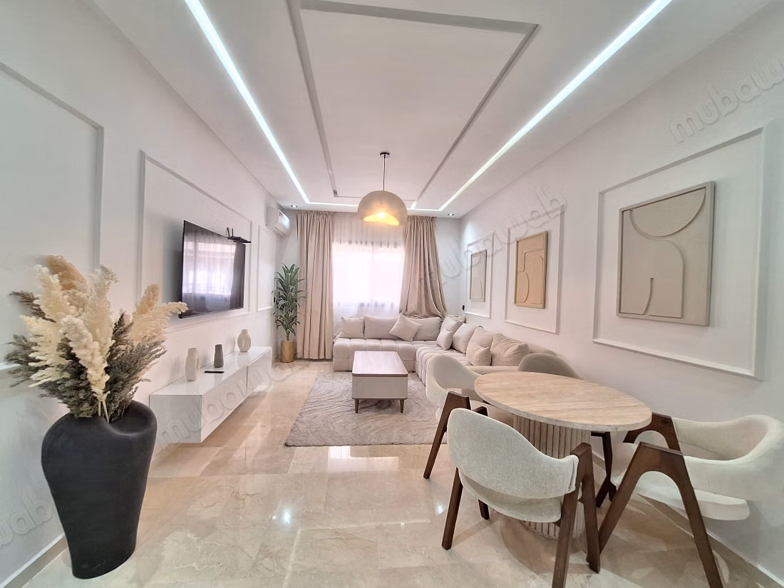 Vente d'un bel appartement à Hivernage. 2 grandes pièces. Meublé — 2