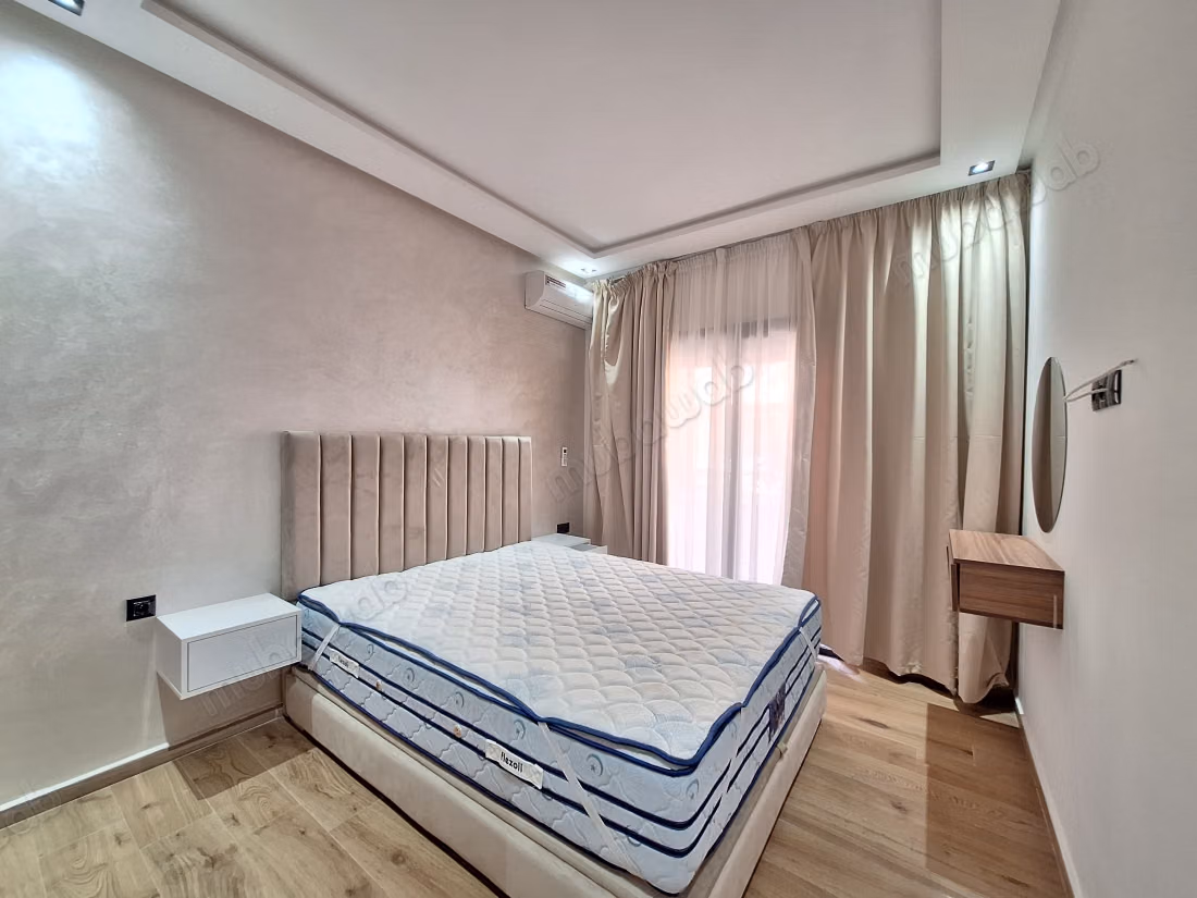 Vente d'un bel appartement à Hivernage. 2 grandes pièces. Meublé — 6