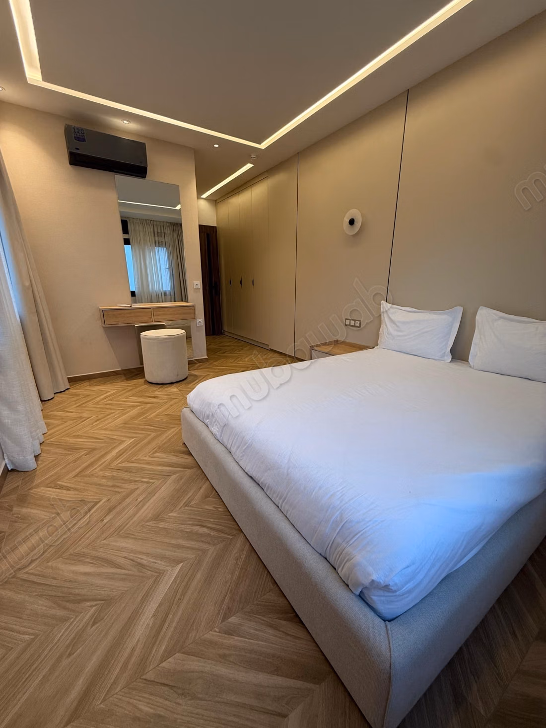 Villas de lujo en alquiler en Bahrawiyin. 6 habitaciones maravillosas. Con ascensor y balcón