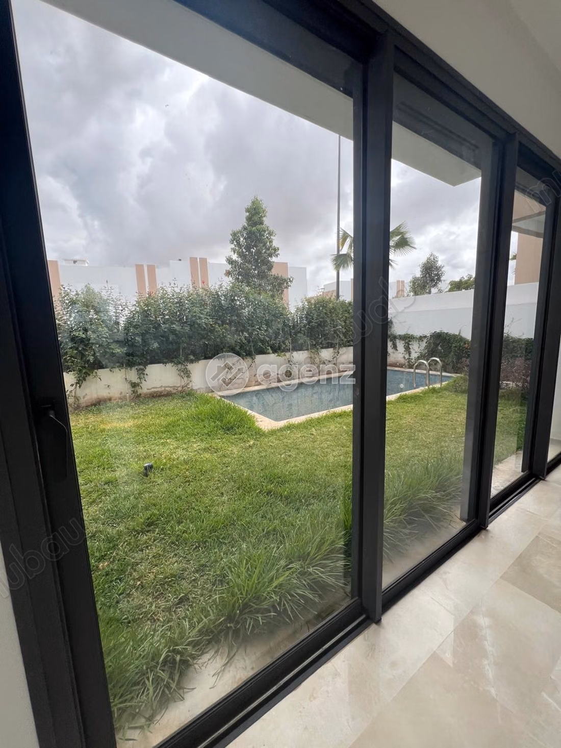 Villa en alquiler 300 m², 4 habitaciones Sidi Maarouf Casablanca