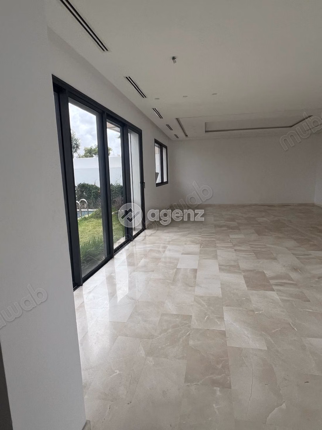 Villa en alquiler 300 m², 4 habitaciones Sidi Maarouf Casablanca