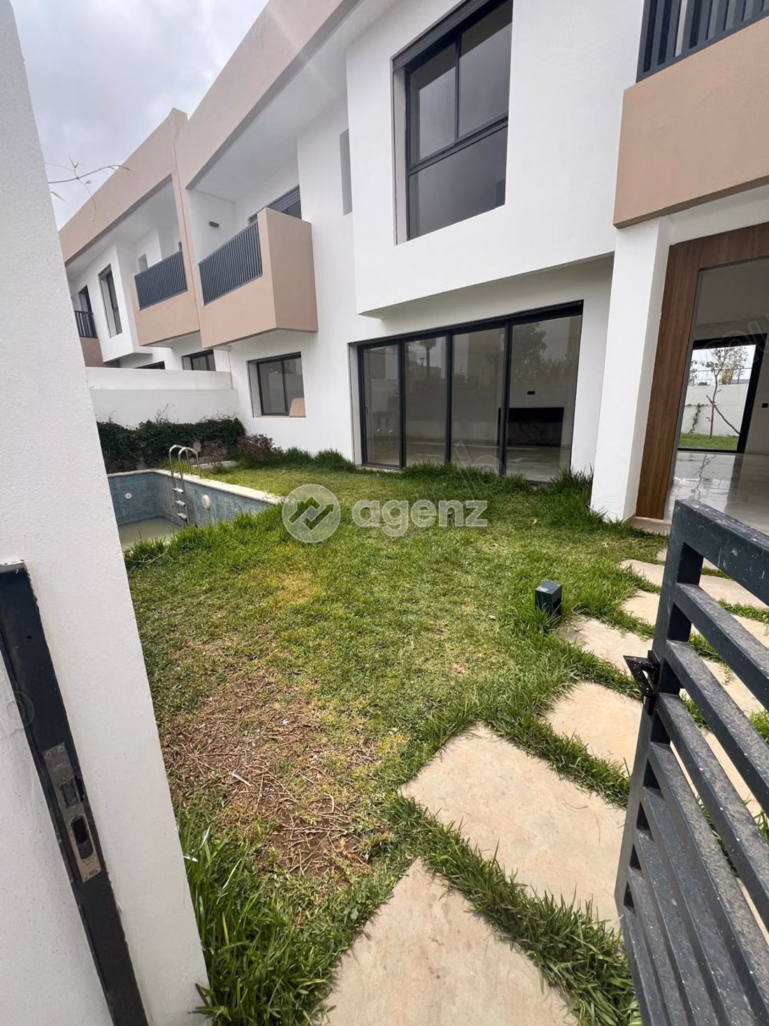 Villa en alquiler 300 m², 4 habitaciones Sidi Maarouf Casablanca