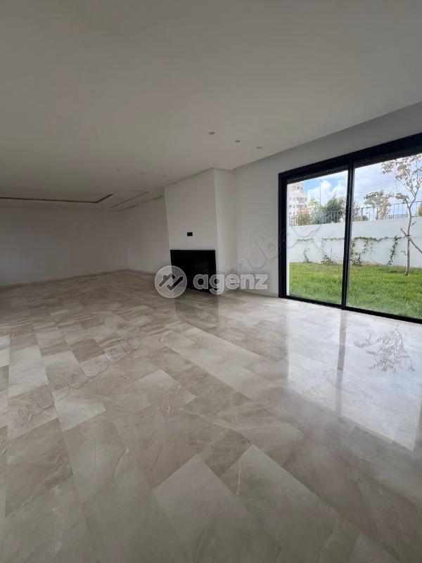 Villa à louer 300 m², 4 chambres 
Sidi Maarouf 
Casablanca