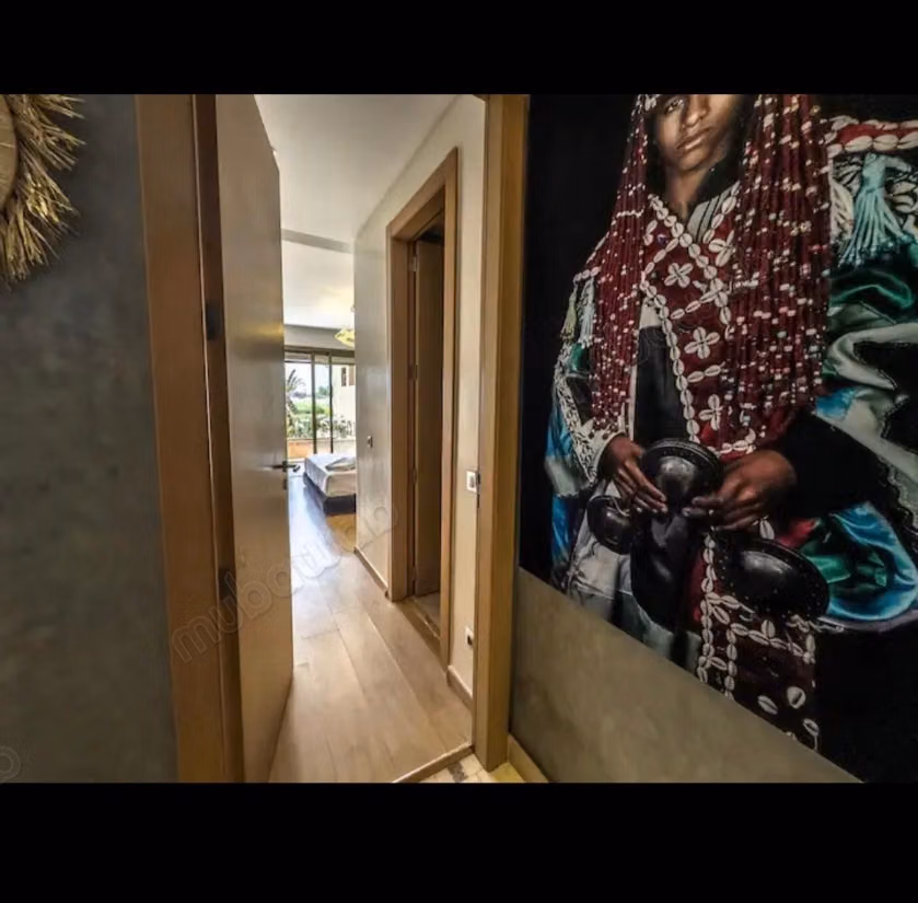 Beautiful apartment for rent on Boulevard Med 6. 5 rooms. Well furnished