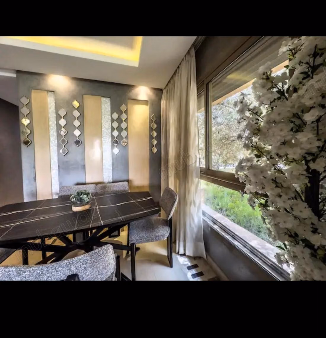Beautiful apartment for rent on Boulevard Med 6. 5 rooms. Well furnished