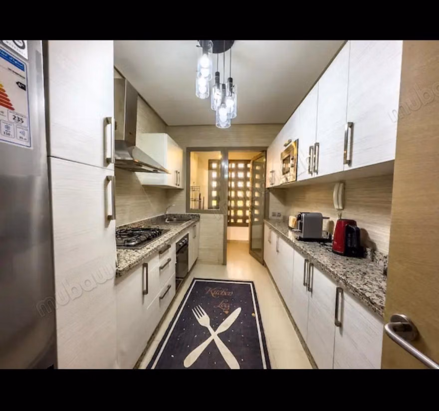 Beautiful apartment for rent on Boulevard Med 6. 5 rooms. Well furnished