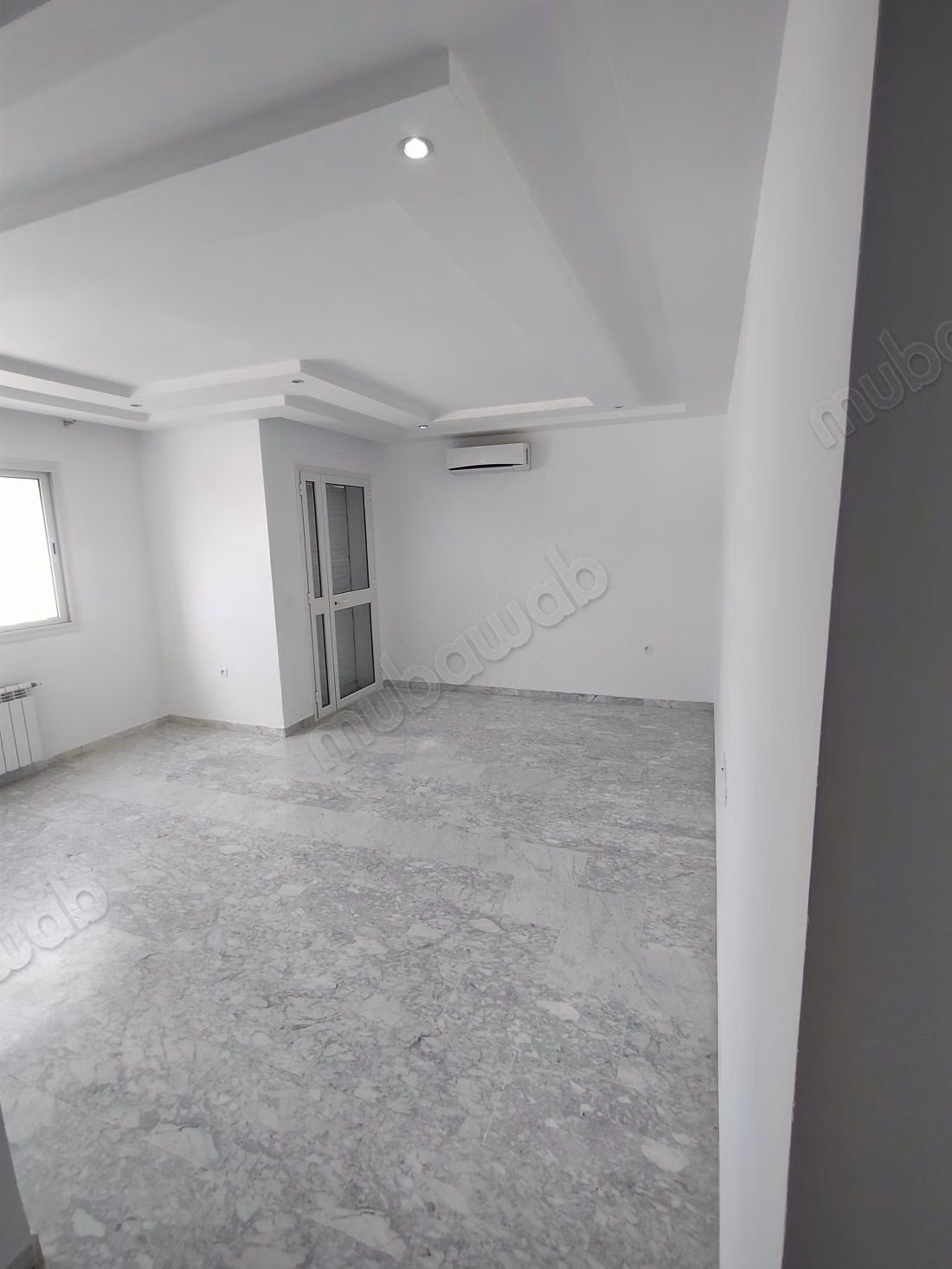 Appartement de deux chambres et salon dans le quartier des Oasis à Al-Aouina