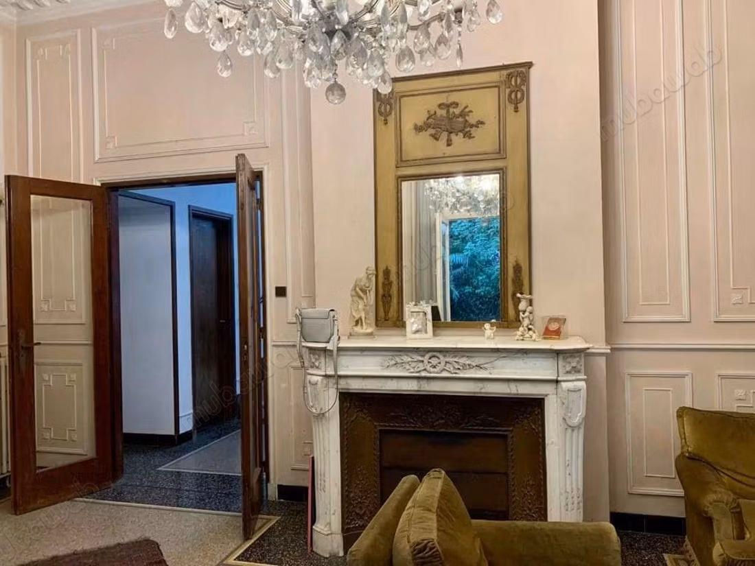 Splendide villa à vendre à Palmier. Superficie 1060 m². Belle terrasse et jardin