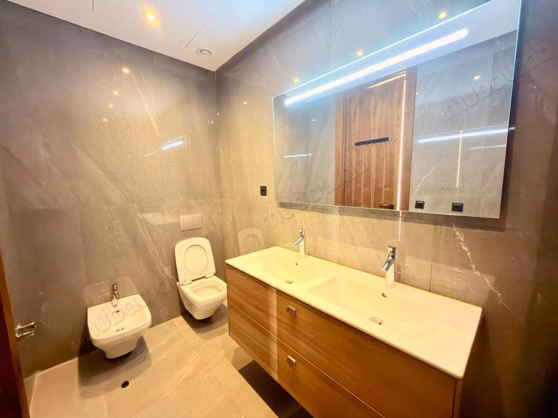 Appartement deux chambres vide a louer vue sur anfa park