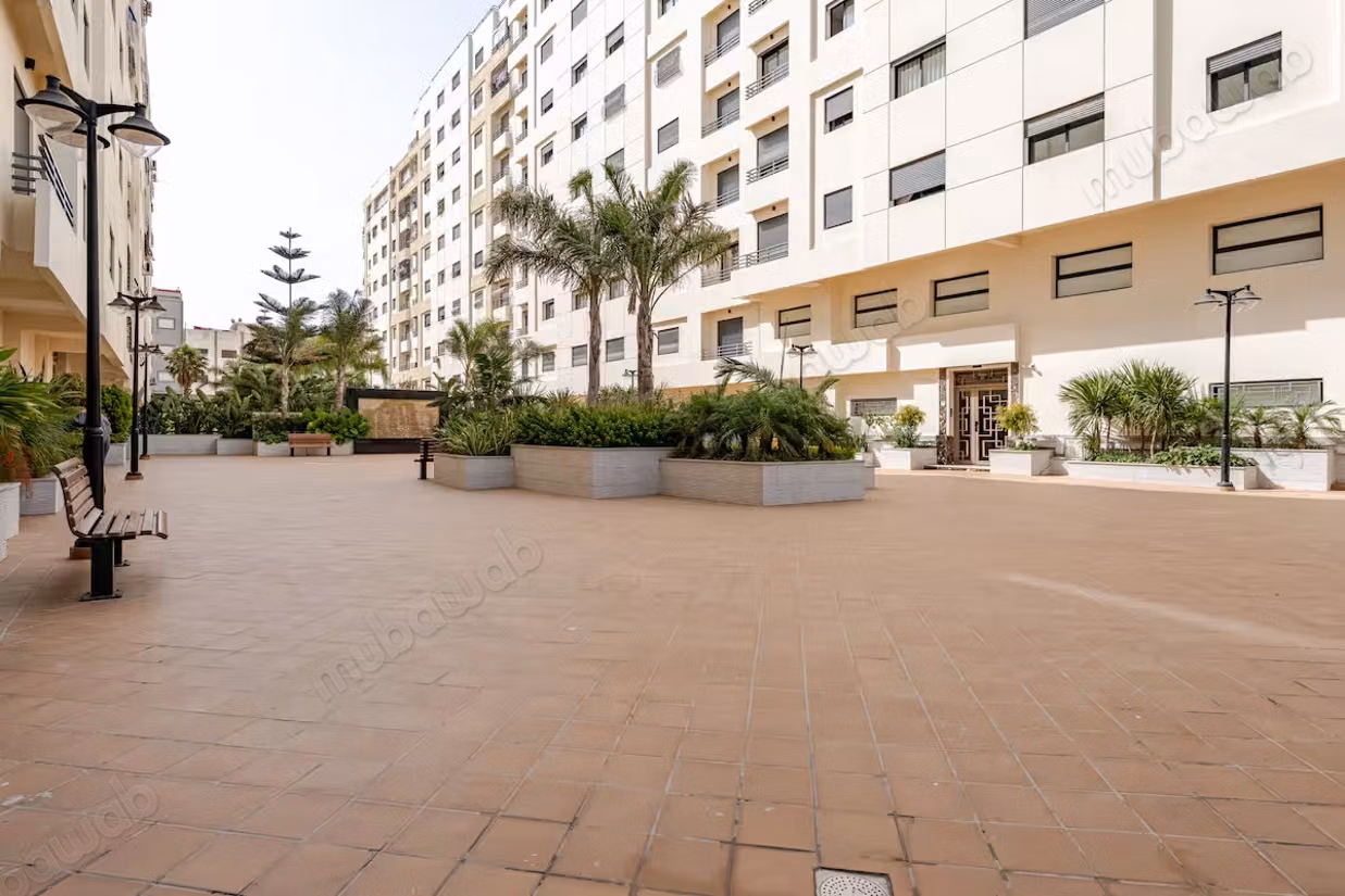 Nuovo di alto livello con aria condizionata, parcheggio privato, fibra