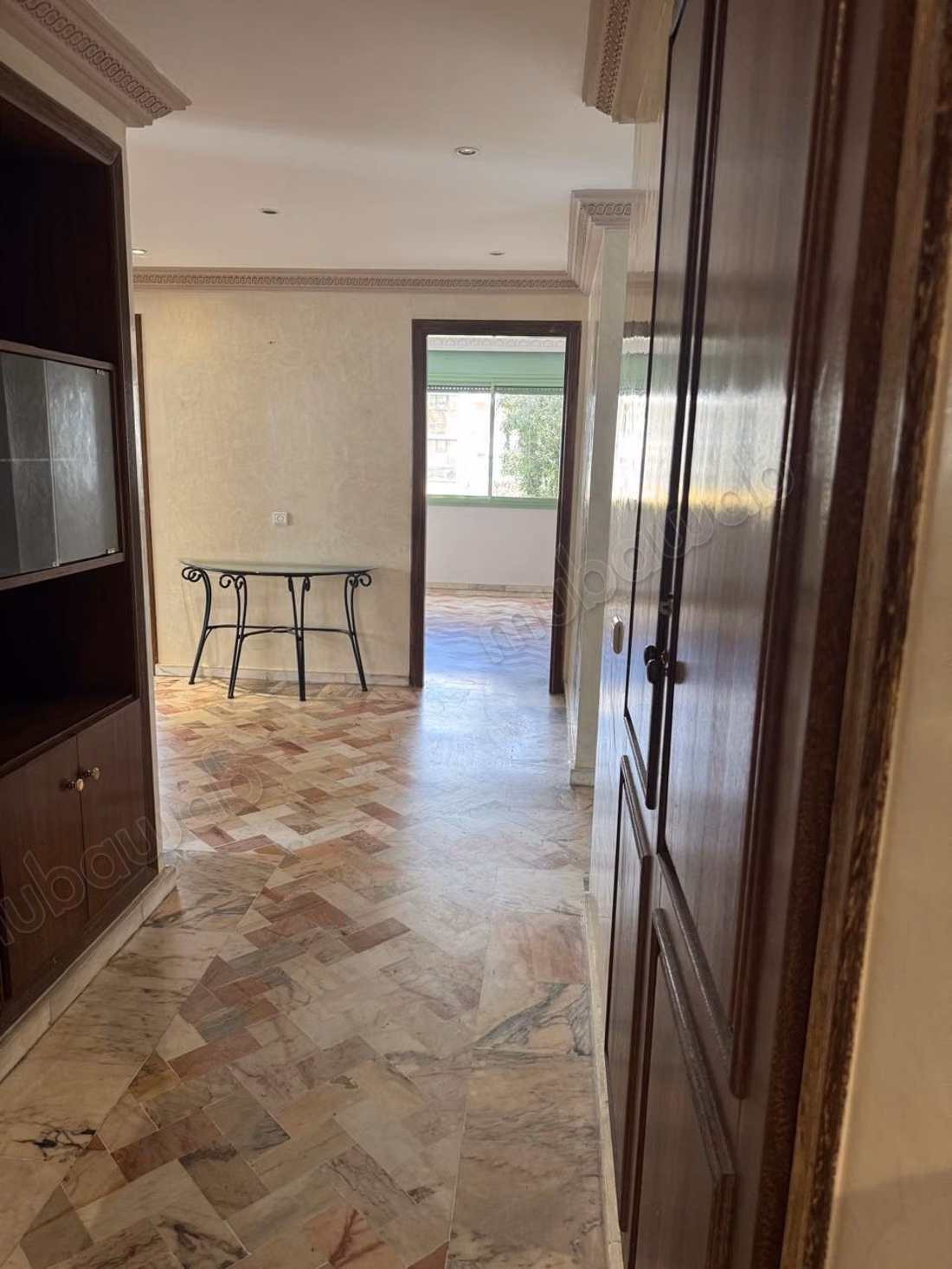 Bell'appartamento in vendita a Maârif. 4 belle camere. Camino e servizio di portineria