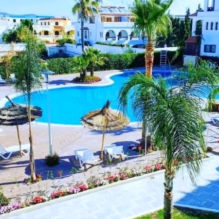 Superb apartment for rent in Martil. Pool and pa