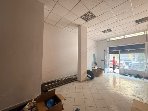 Commercial space for rent on PALMIER