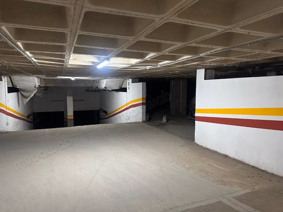 Commercial premises for rent in the basement in Hay Al Oulfa