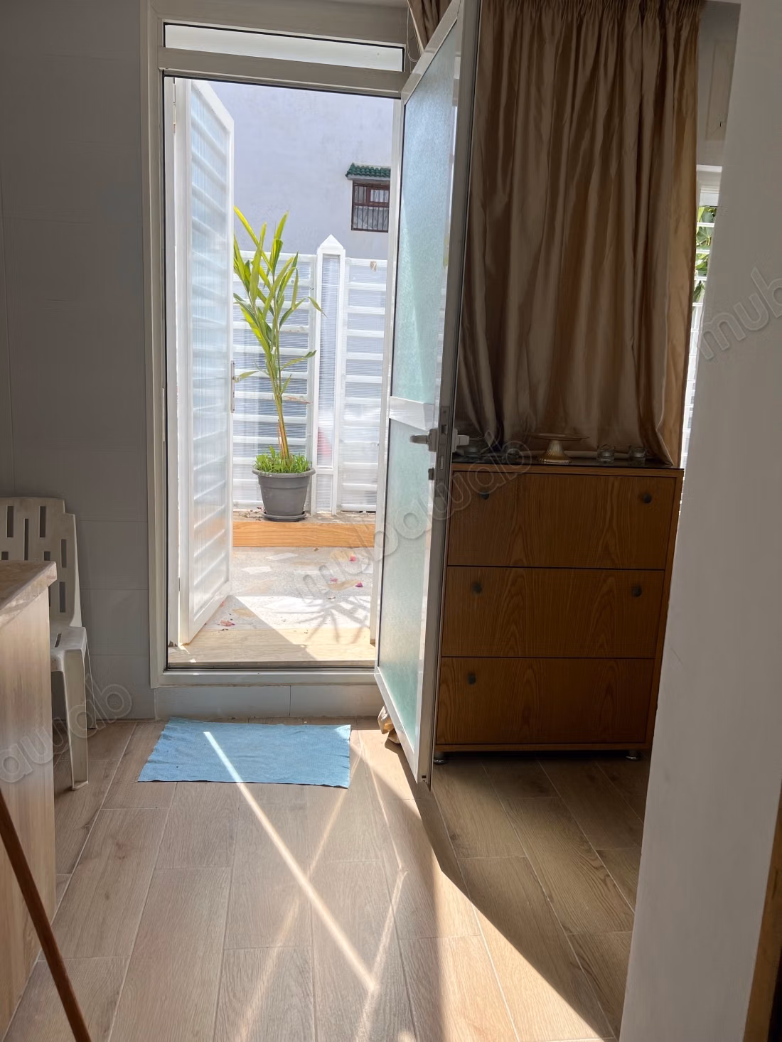 Louez cet appartement à Hay Ach chbanat. 
2 chambres. 
Bien meublé