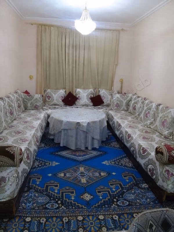 Apartamentos en alquiler en el Barrio Oued Fes. Superficie 105 m². Puerta blindada, seguridad