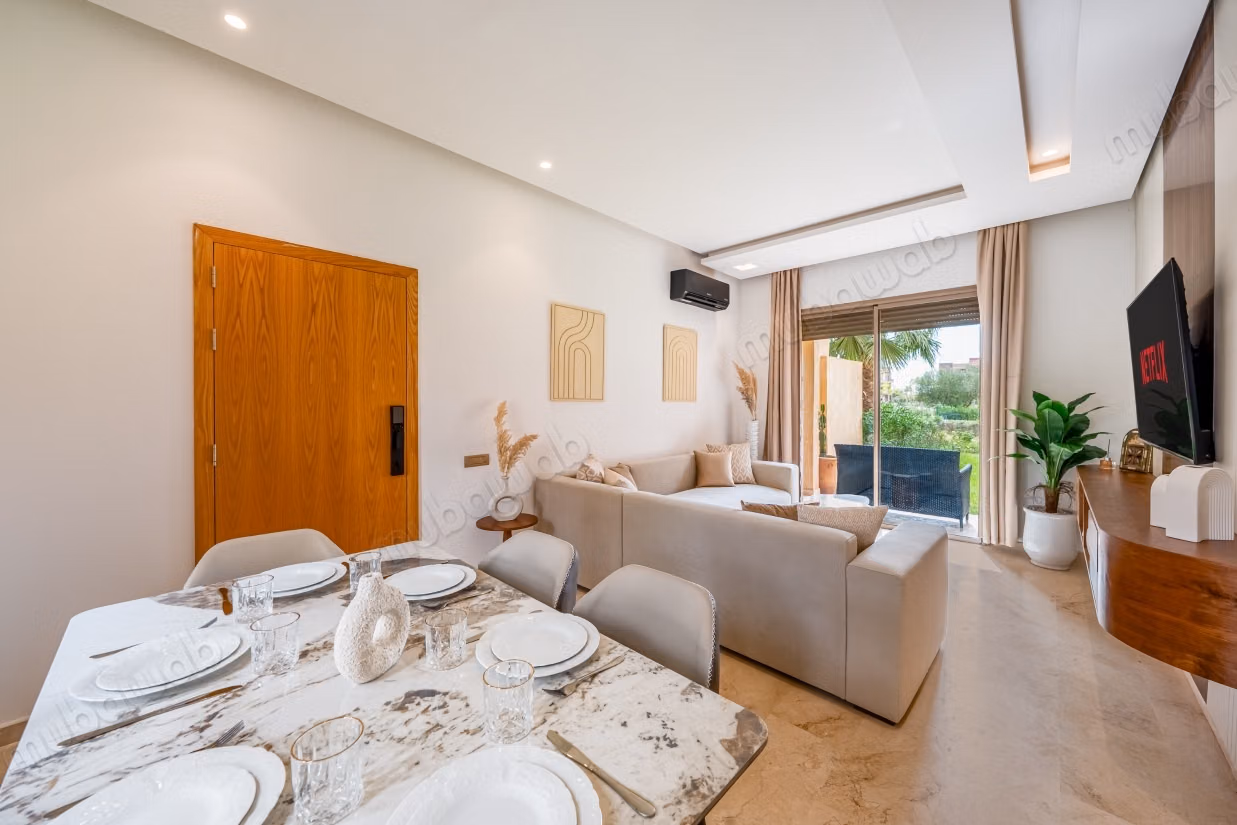 Apartamentos en alquiler en la Ruta Amizmiz. 3 habitaciones encantadoras. Puerta robusta, instalación de aire acondicionado