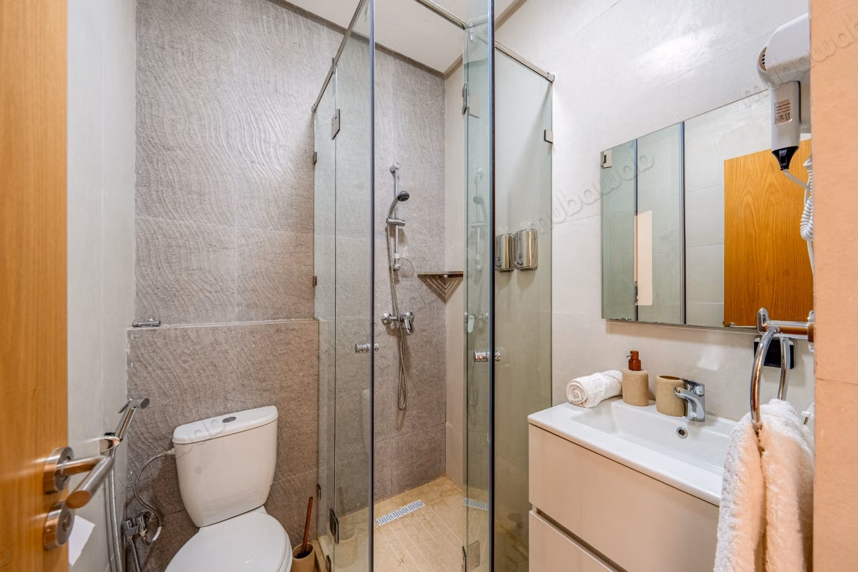 Apartamentos en alquiler en la Ruta Amizmiz. 3 habitaciones encantadoras. Puerta robusta, instalación de aire acondicionado