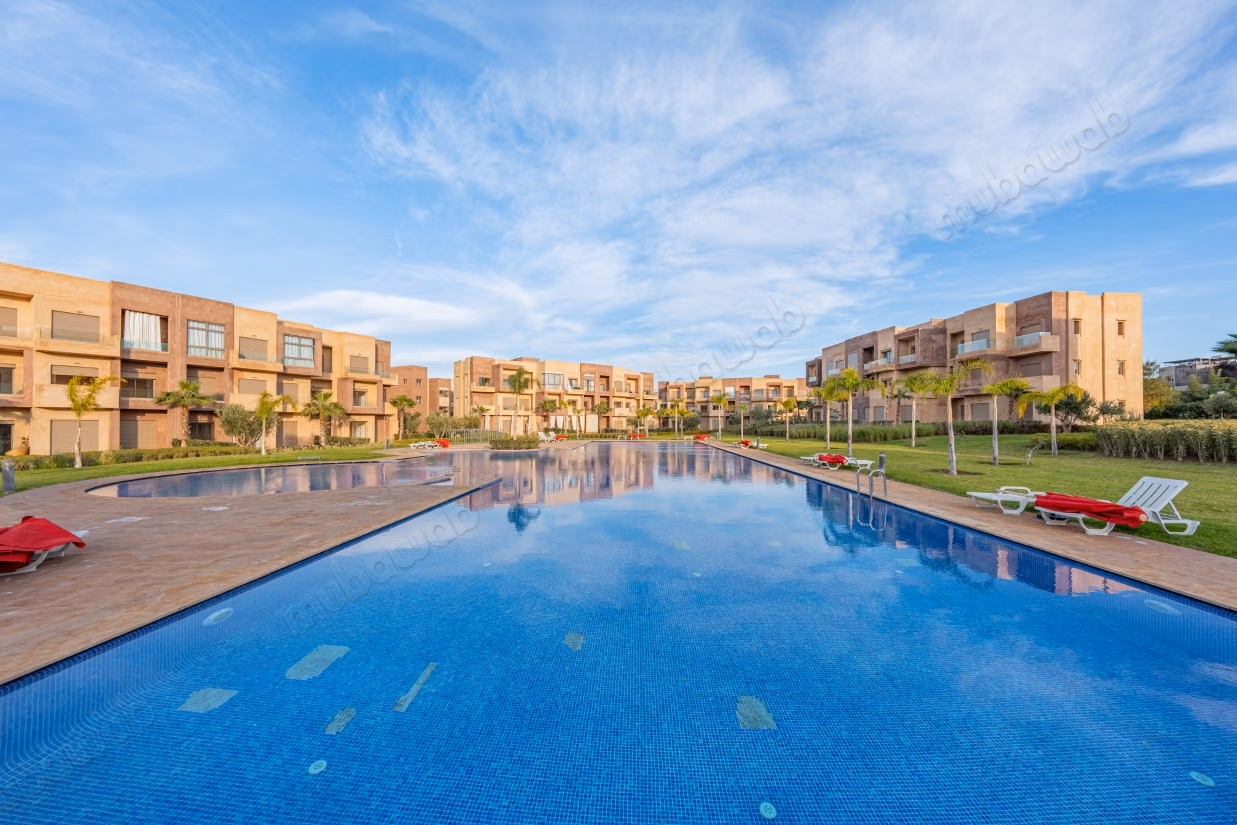 Apartamentos en alquiler en la Ruta Amizmiz. 3 habitaciones encantadoras. Puerta robusta, instalación de aire acondicionado