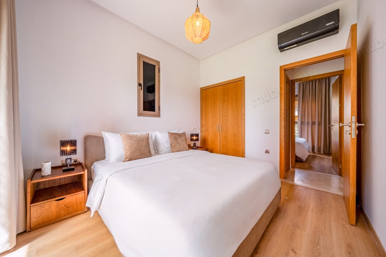 Apartamentos en alquiler en la Ruta Amizmiz. 3 habitaciones encantadoras. Puerta robusta, instalación de aire acondicionado