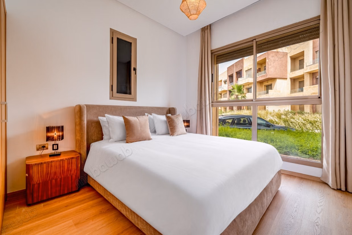 Apartamentos en alquiler en la Ruta Amizmiz. 3 habitaciones encantadoras. Puerta robusta, instalación de aire acondicionado
