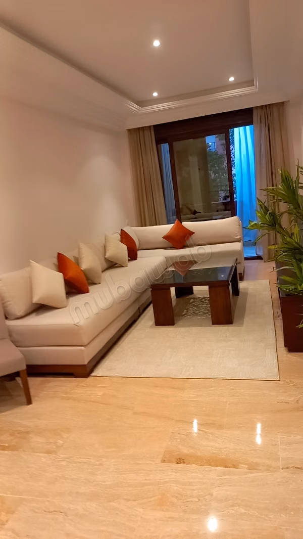 Appartement en location à Samlalia. 
3 grandes pièces. 
Bien meublé