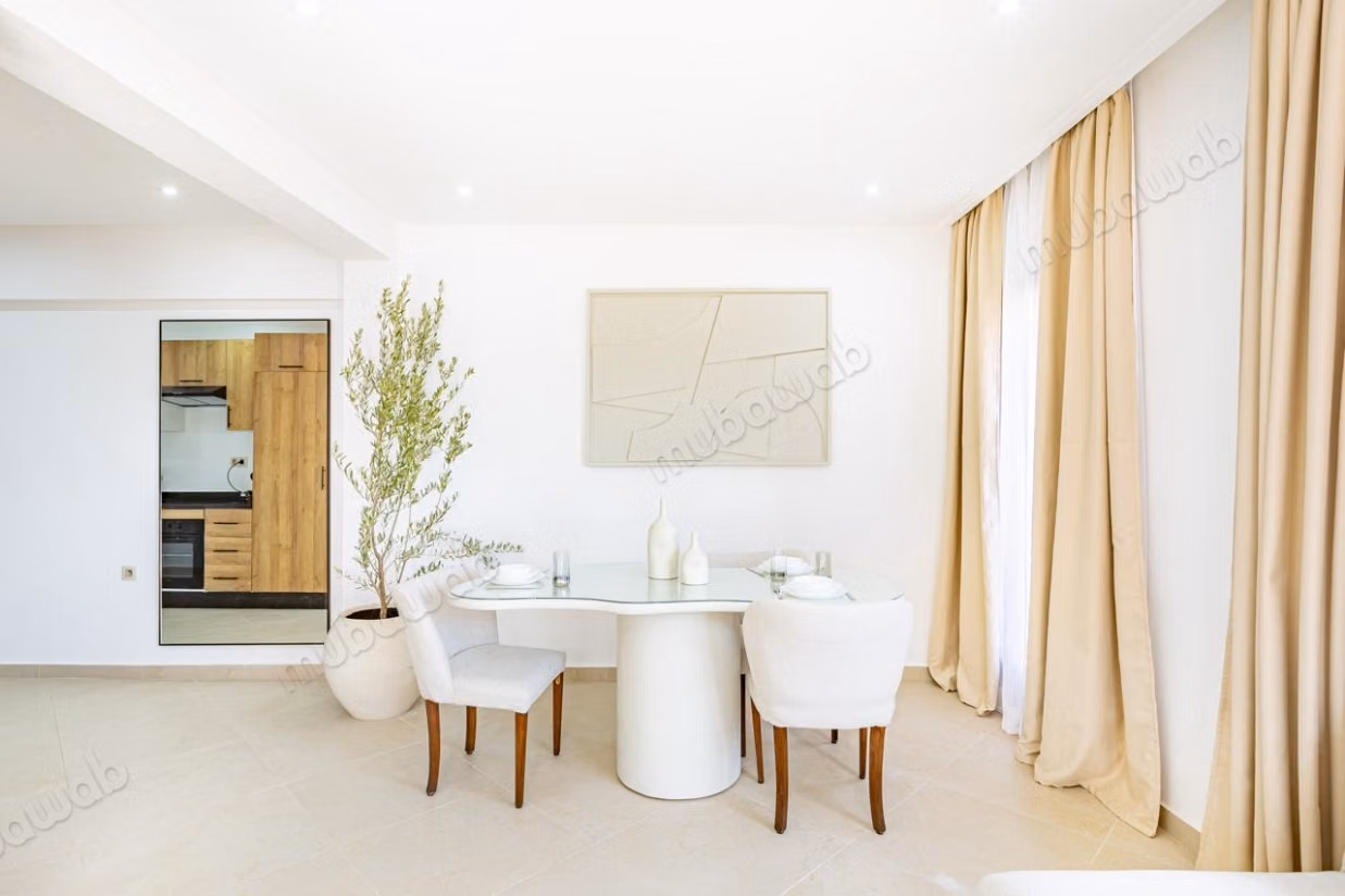 Appartamento con 1 camera da letto arredato con balcone