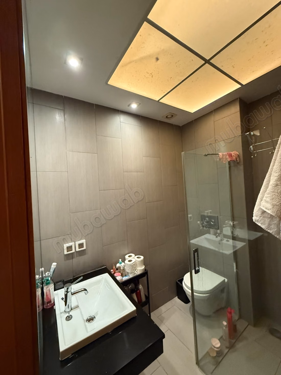 Appartement de 137m2 à vendre 
parking titré box