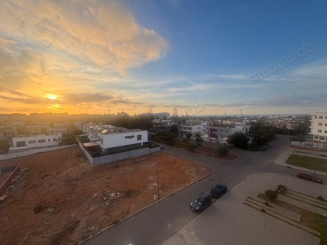 Apartment for sale in Riyad. 7 rooms. Secure door, security