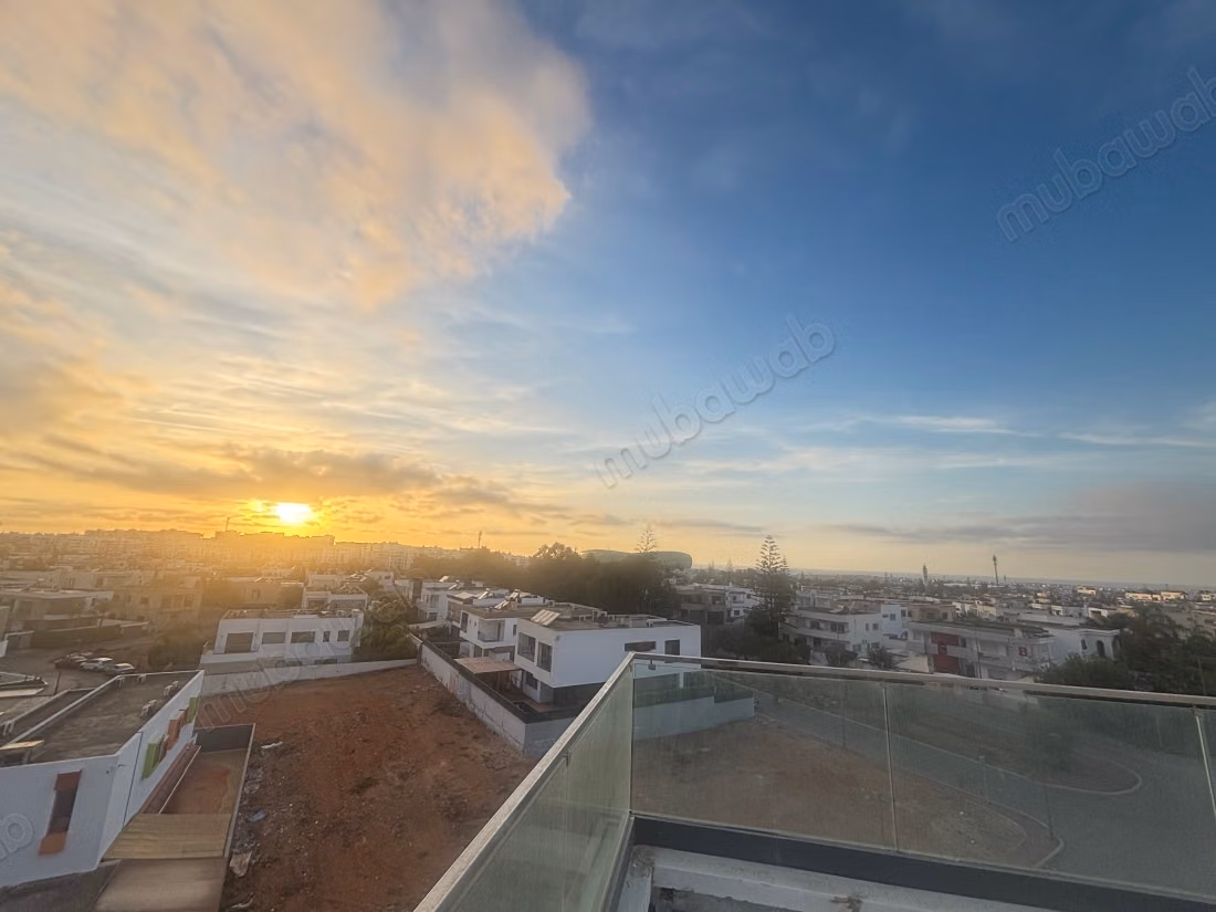 Apartment for sale in Riyad. 7 rooms. Secure door, security