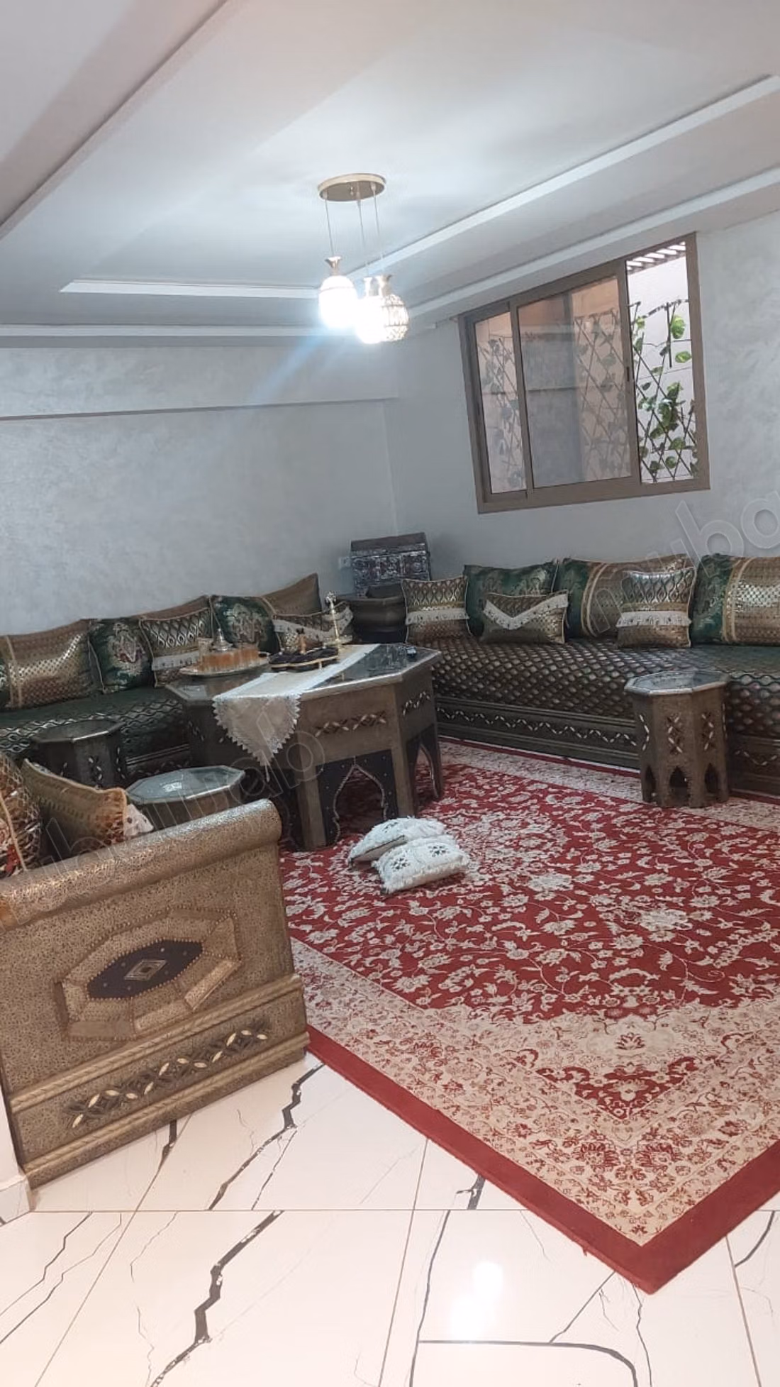 Belle maison à louer à Beni Mellal. 4 chambres excellentes. Porte solide et antenne satellite