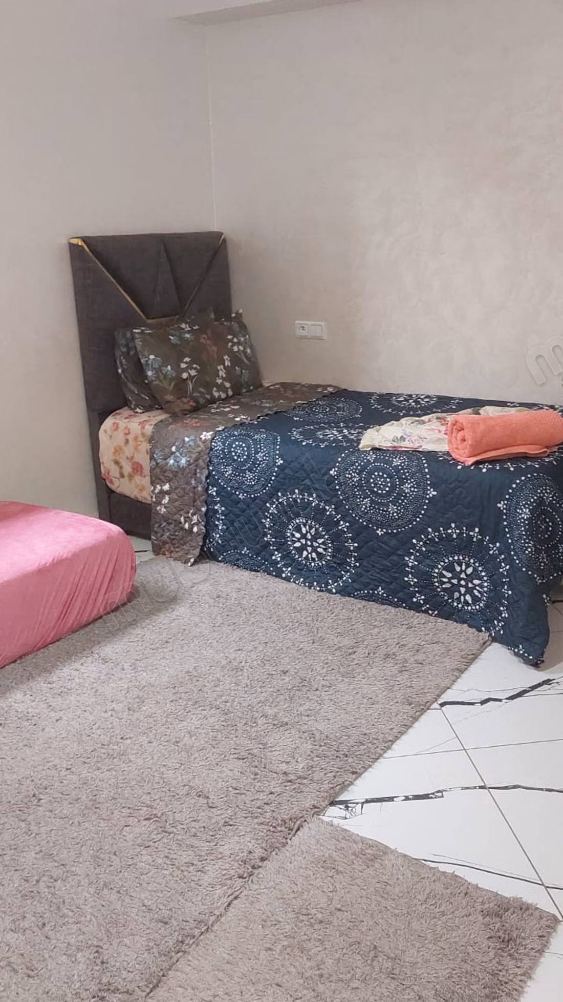 Belle maison à louer à Beni Mellal. 4 chambres excellentes. Porte solide et antenne satellite