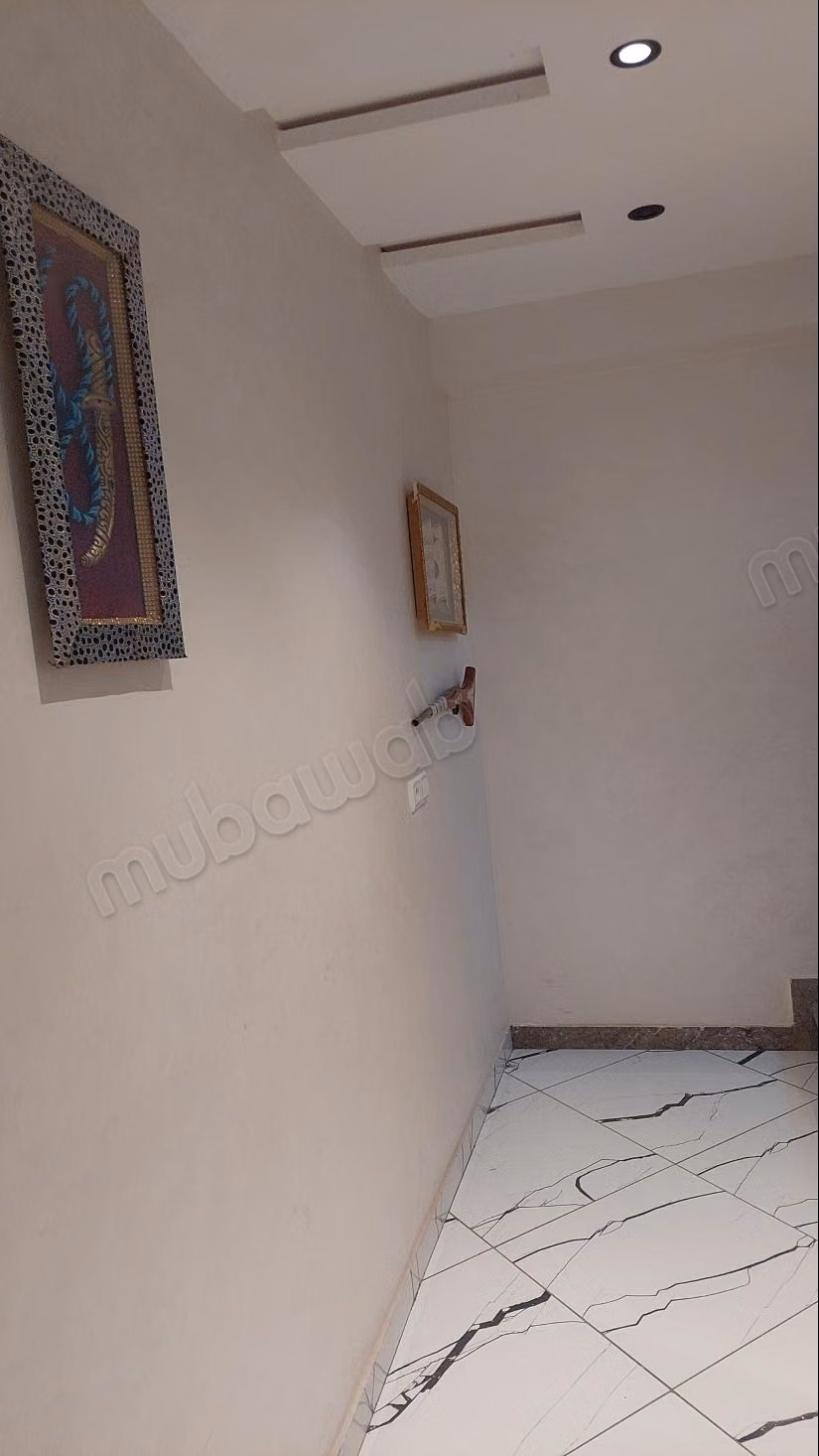 Belle maison à louer à Beni Mellal. 4 chambres excellentes. Porte solide et antenne satellite