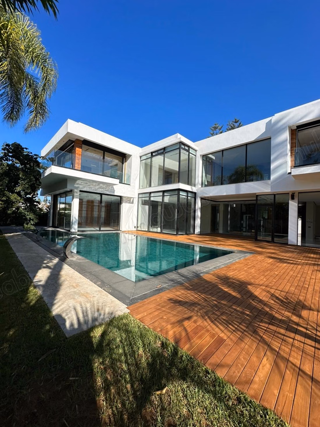 Villa moderne neuf a vendre a souissi