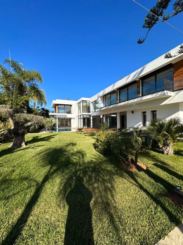 Villa moderne neuf a vendre a souissi