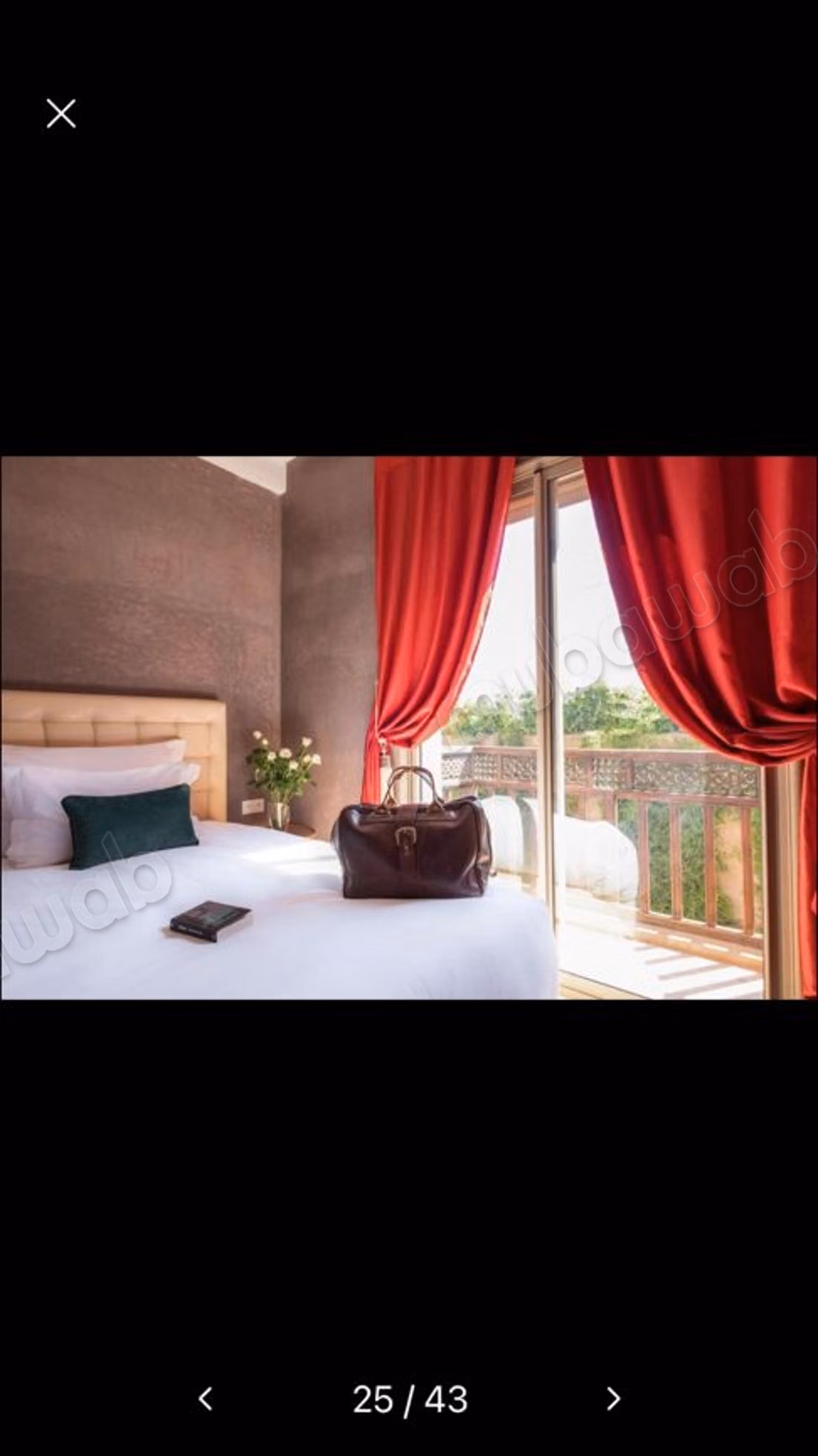 Sale of a superb riad in Ennakhil Palmeraie. 12 large rooms. Well furnished.